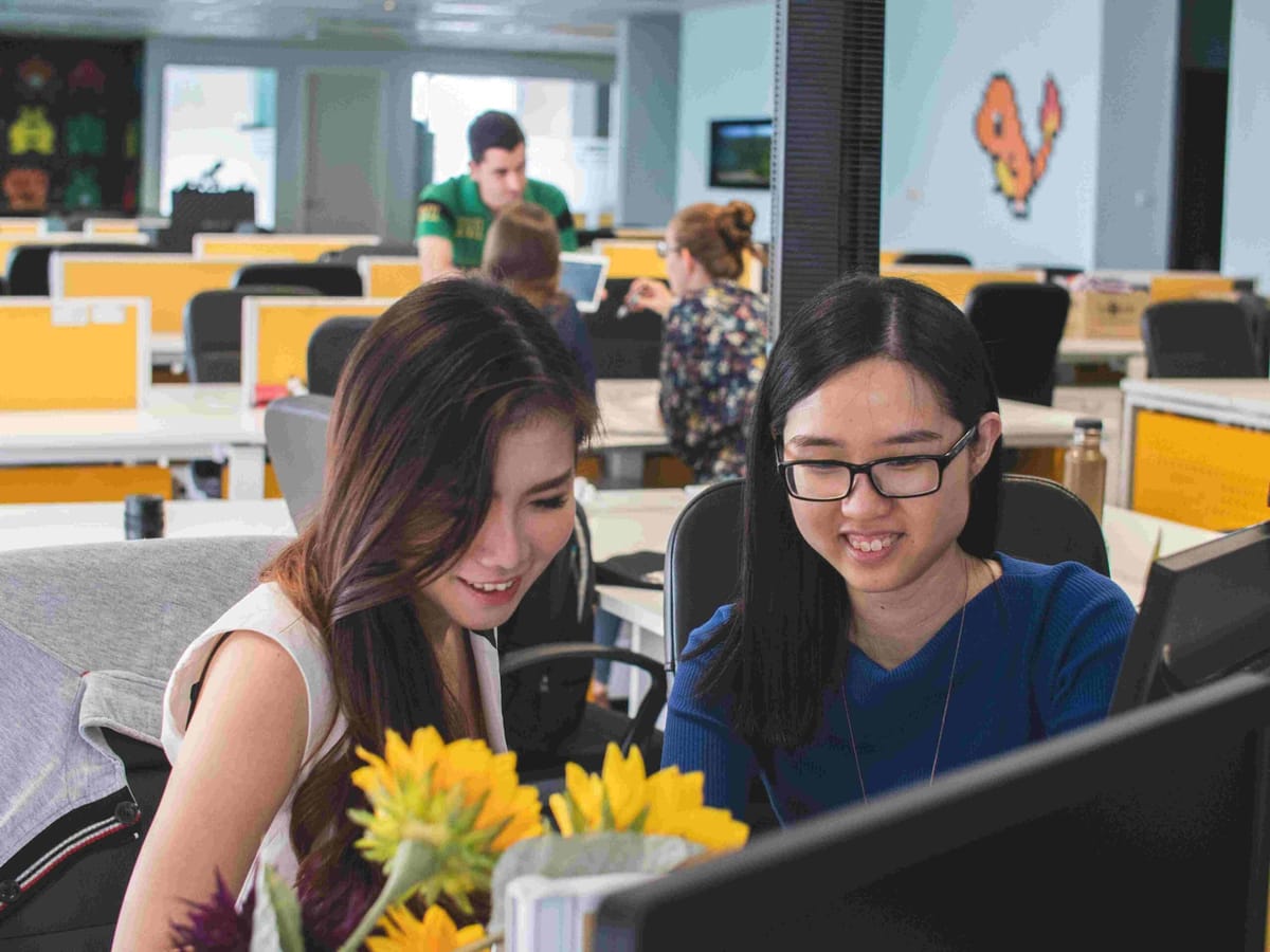 A felicidade no local de trabalho: bem-estar e produtividade